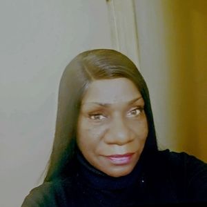 Meet your Posher, Pauline